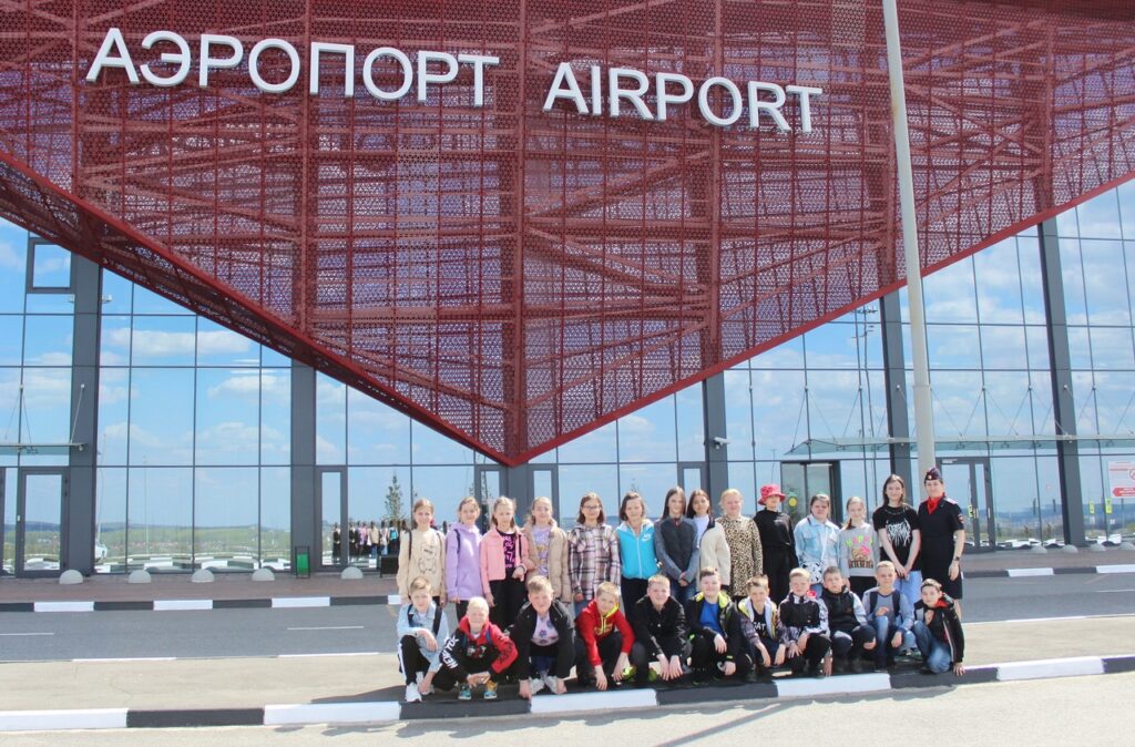 В Мордовии транспортные полицейские организовали для школьников экскурсию в международный аэропорт Саранск — ЗАКОНОВЕСТ