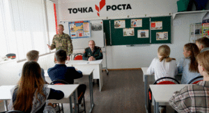 В Ульяновске офицеры Росгвардии рассказали старшеклассникам о важности патриотизма