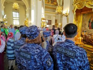 Сотрудники Росгвардии в Казани стали участниками Божественной литургии, возглавляемой Патриархом Кириллом