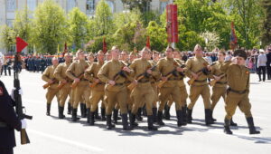 Росгвардейцы приняли участие в торжественном прохождении сводного полка подразделений Чебоксарского гарнизона
