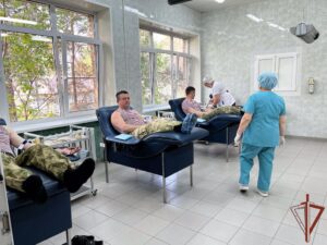 Военнослужащие Росгвардии пополнили банк крови медицинских учреждений в Озерске