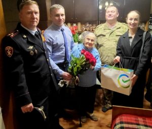 В Иванове росгвардейцы поздравили со 101-м днем рождения ветерана Великой Отечественной