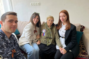 Сотрудники УИС Дагестана посетили на дому труженика тыла - ветерана уголовно исполнительной системы Дагестана Надежду Магомедову