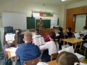 В Пензенской области росгвардейцы провели тематическую встречу со школьниками