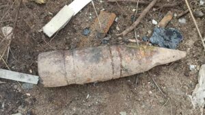 Взрывотехники Росгвардии обследовали обнаруженный в металлоломе боеприпас