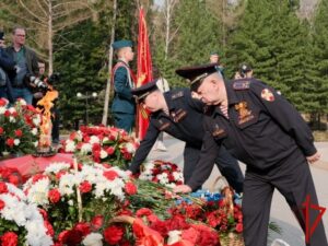 В День Победы руководители регионального ведомства Росгвардии почтили павших воинов в Томской области