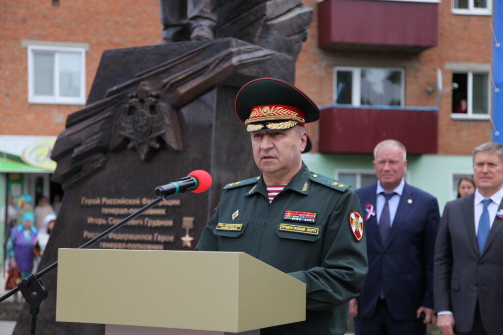 День памятников