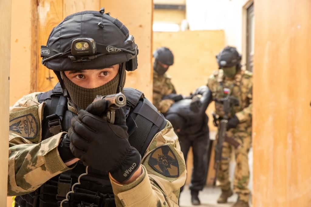 В Челябинске при содействии Росгвардии задержан подозреваемый в организации интернет-магазина по продаже наркотиков